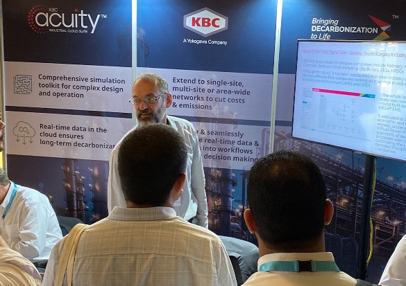 Sebastian Cuneo shares emission reduction strategies with attendees