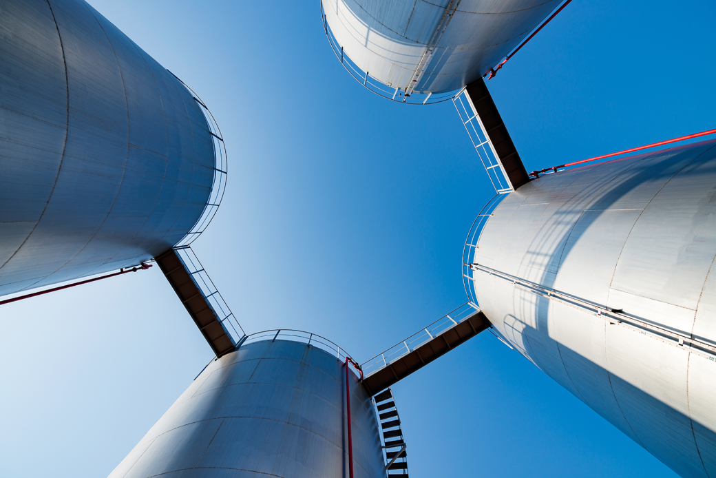 Oil tank in the refinery